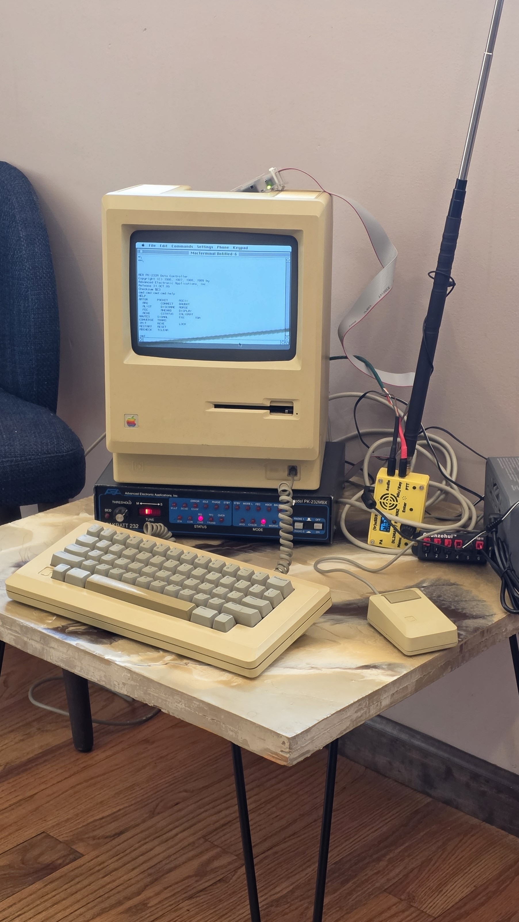 Macintosh 512Ke with Ham Radio Gear